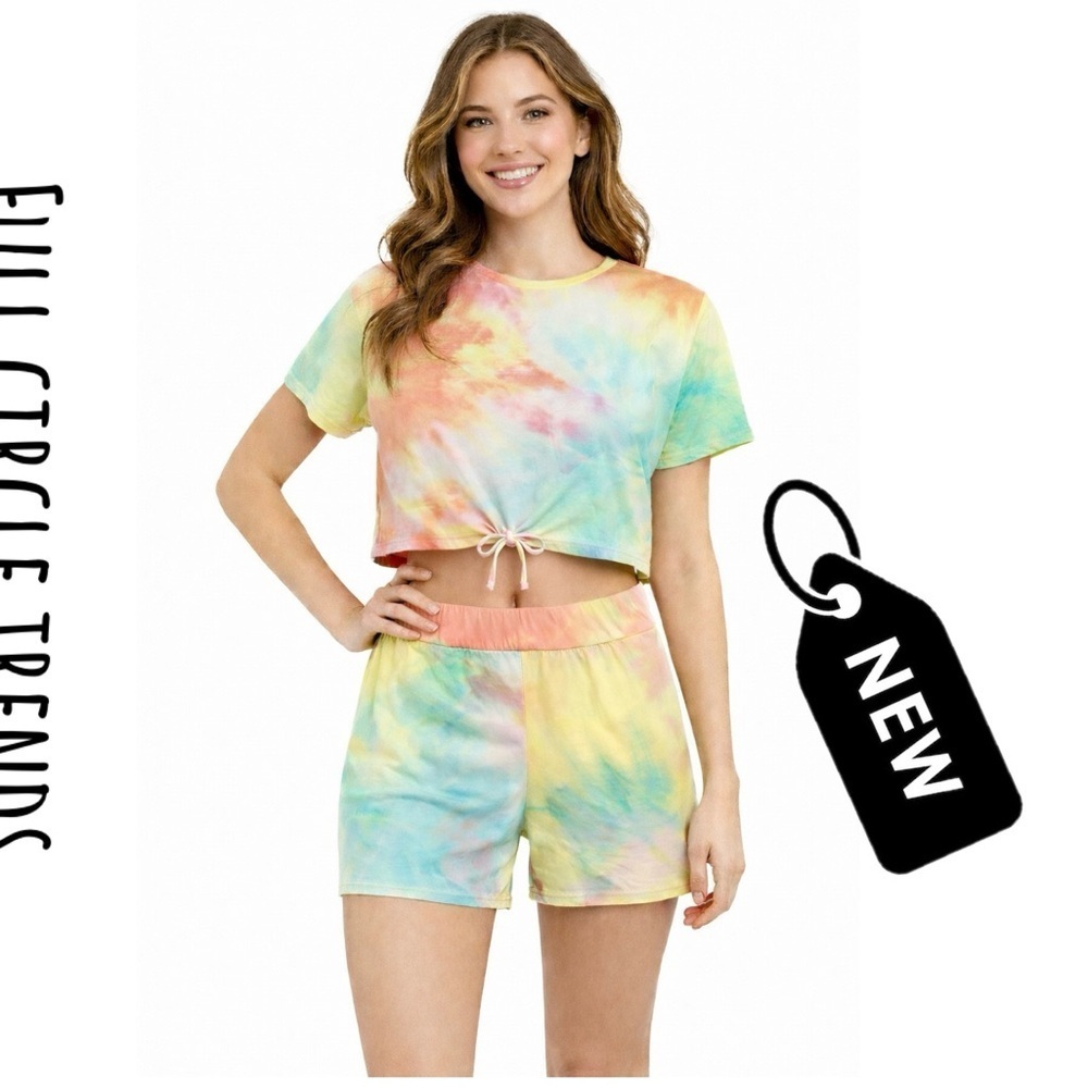 NWT Full Circle trends tie-dye short sleeve crop top shorts set size M